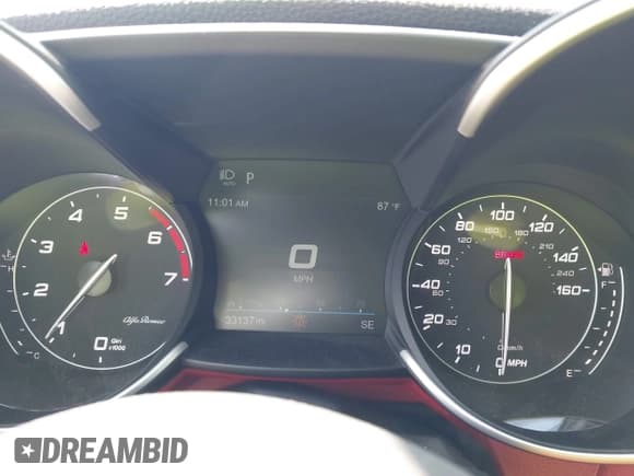 ✅ 2021 Alfa Romeo Giulia • VIN: ZARFAMAN7M7643215 • Lot: 41976004. Listed on IAAI with 33,137 mi. Free auction sales archive from the USA and detailed vehicle history report at DreamBid. Image 7.