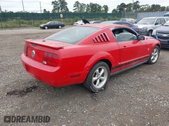 ✅ 2009 Ford Mustang • VIN: 1ZVHT80N795126826 • Lot: 43254226. Listed on IAAI with Not provided. Free auction sales archive from the USA and detailed vehicle history report at DreamBid. Image 4.