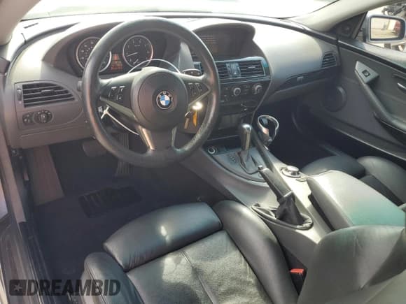 ✅ 2005 BMW 6 Series 645Ci • VIN: WBAEH73455B191851 • Лот: 81462425. Опубликован ранее на Copart с пробегом 92 098 миль. Бесплатный доступ к архиву аукционных продаж из США и подробный отчёт об истории автомобиля на DreamBid. Изображение 8.