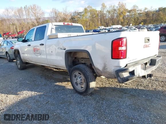 ✅ 2015 GMC Sierra 2500HD • VIN: 1GT11XEG8FF573573 • Lot: 43579173. Listed on IAAI with 213,653 mi. Free auction sales archive from the USA and detailed vehicle history report at DreamBid. Image 3.