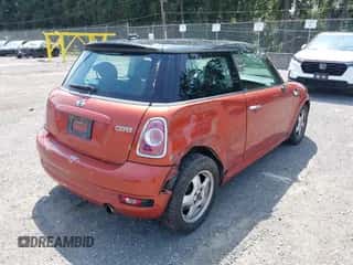 2011 MINI Hardtop with VIN WMWSU3C55BT181956, listed as a IAAI auction lot 42564011 with 106,430 mi miles and . Bid and sale history available at DreamBid. Image 4.