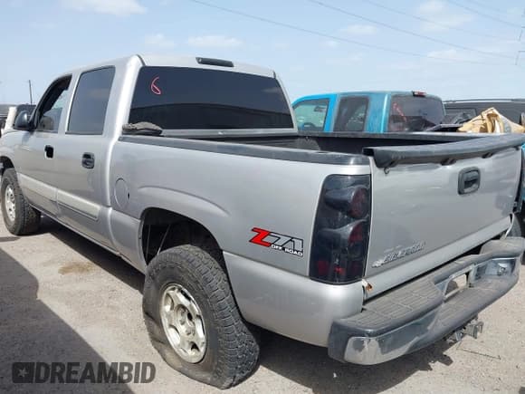✅ 2006 Chevrolet Silverado 1500 LT1 • VIN: 2GCEK13T761140183 • Лот: 41760307. Опубликован ранее на IAAI с пробегом 225 644 миль. Бесплатный доступ к архиву аукционных продаж из США и подробный отчёт об истории автомобиля на DreamBid. Изображение 3.