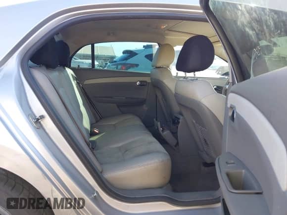 2011 Chevrolet Malibu 2LT z VIN 1G1ZD5E78BF388392, wystawiony jako IAAI lot #41643679 z przebiegiem 177 168 mil mil oraz . Historia ofert i sprzedaży dostępna na DreamBid. Obrazek 8.