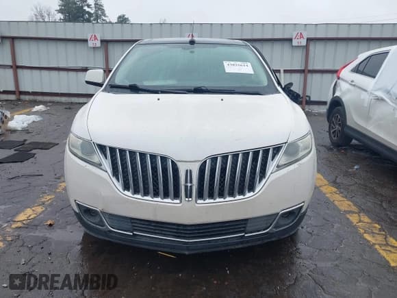 ✅ 2011 Lincoln MKX • VIN: 2LMDJ8JK3BBJ10104 • Lot: 43825614. Listed on IAAI with Not provided. Free auction sales archive from the USA and detailed vehicle history report at DreamBid. Image 11.