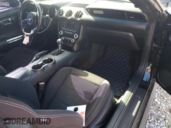 ✅ 2017 Ford Mustang V6 • VIN: 1FA6P8AM3H5238516 • Лот: 90723505. Опубликован ранее на Copart с пробегом 117 024 миль. Бесплатный доступ к архиву аукционных продаж из США и подробный отчёт об истории автомобиля на DreamBid. Изображение 8.