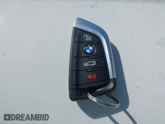 ✅ 2025 BMW 3 Series 330i xDrive • VIN: 3MW89CW04S8F14070 • Lot: 42202643. Wystawiony na IAAI z przebiegiem 1 561 mil. Bezpłatny archiwum sprzedaży aukcyjnych z USA i szczegółowy raport historii pojazdu na DreamBid. Zdjęcie 11.