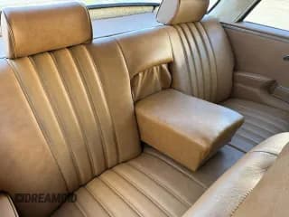 ✅ 1965 Mercedes-Benz 220 • VIN: 11102112057830 • Lot: 86548765. Wystawiony na Copart z przebiegiem 34 605 mil. Bezpłatny archiwum sprzedaży aukcyjnych z USA i szczegółowy raport historii pojazdu na DreamBid. Zdjęcie 6.