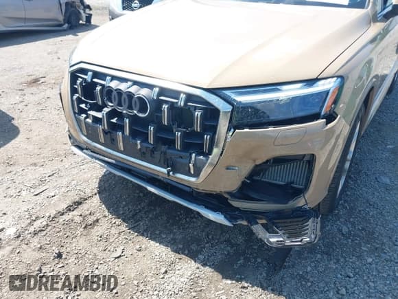 ✅ 2025 Audi Q7 Premium Plus • VIN: WA1LVBF79SD016296 • Lot: 42848530. Listed on IAAI with 14,558 mi. Free auction sales archive from the USA and detailed vehicle history report at DreamBid. Image 6.