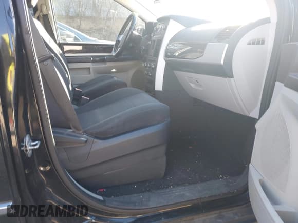 ✅ 2010 Dodge Grand Caravan SXT • VIN: 2D4RN5D18AR209702 • Lot: 43569457. Wystawiony na IAAI z przebiegiem 183 732 mil. Bezpłatny archiwum sprzedaży aukcyjnych z USA i szczegółowy raport historii pojazdu na DreamBid. Zdjęcie 5.