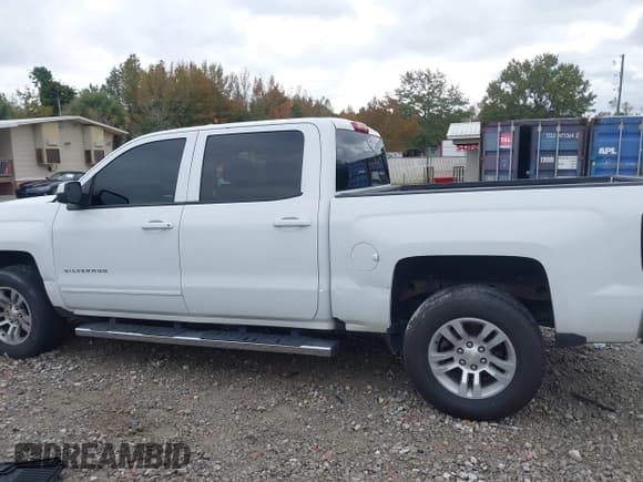 ✅ 2018 Chevrolet Silverado 1500 LT • VIN: 3GCPCREC4JG530918 • Лот: 43580005. Опубликован ранее на IAAI с пробегом Не указан. Бесплатный доступ к архиву аукционных продаж из США и подробный отчёт об истории автомобиля на DreamBid. Изображение 14.
