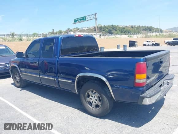 ✅ 2001 Chevrolet Silverado 1500 LT • VIN: 1GCEC19T61Z324941 • Lot: 42094622. Wystawiony na IAAI z przebiegiem 192 814 mil mil. Skorzystaj z bezpłatnego archiwum sprzedaży aukcyjnych z USA i zobacz szczegółowy raport historii pojazdu na DreamBid. Zdjęcie 3.