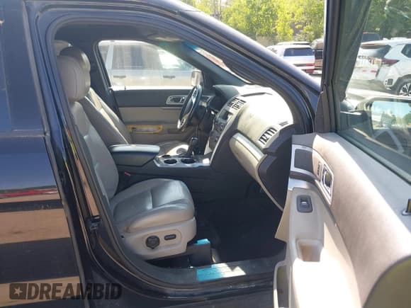 ✅ 2012 Ford Explorer XLT • VIN: 1FMHK7D89CGA50585 • Lot: 42387923. Wystawiony na IAAI z przebiegiem 177 766 mil. Bezpłatny archiwum sprzedaży aukcyjnych z USA i szczegółowy raport historii pojazdu na DreamBid. Zdjęcie 5.