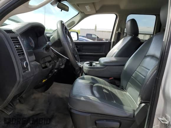 2013 Ram 1500 ST z VIN 1C6RR7FP8DS670147, wystawiony jako Copart lot #48696045 z przebiegiem 144 828 mil mil oraz Czysty tytuł • Clean title. Historia ofert i sprzedaży dostępna na DreamBid. Obrazek 7.