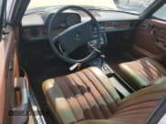 ✅ 1975 Mercedes-Benz 280 • VIN: 11407312104587 • Лот: 59538505. Опубликован ранее на Copart с пробегом 66 965 миль. Бесплатный доступ к архиву аукционных продаж из США и подробный отчёт об истории автомобиля на DreamBid. Изображение 8.