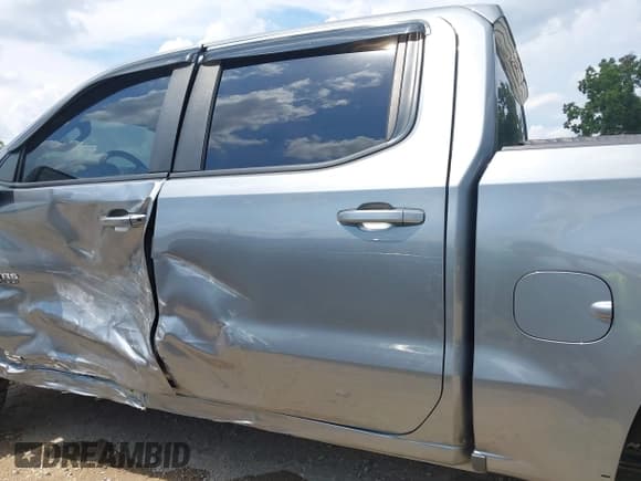 ✅ 2021 Chevrolet Silverado 1500 RST • VIN: 3GCUYEED8MG383402 • Lot: 43110853. Wystawiony na IAAI z przebiegiem 72 129 mil. Bezpłatny archiwum sprzedaży aukcyjnych z USA i szczegółowy raport historii pojazdu na DreamBid. Zdjęcie 14.