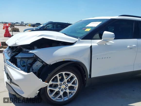 ✅ 2023 Chevrolet Blazer LT • VIN: 3GNKBJR47PS142130 • Lot: 42816017. Listed on IAAI with 29,633 mi. Free auction sales archive from the USA and detailed vehicle history report at DreamBid. Image 6.