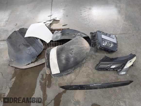 ✅ 2024 Hyundai Palisade Limited • VIN: KM8R5DGE2RU665937 • Lot: 43476525. Wystawiony na IAAI z przebiegiem 18 282 mil. Bezpłatny archiwum sprzedaży aukcyjnych z USA i szczegółowy raport historii pojazdu na DreamBid. Zdjęcie 12.