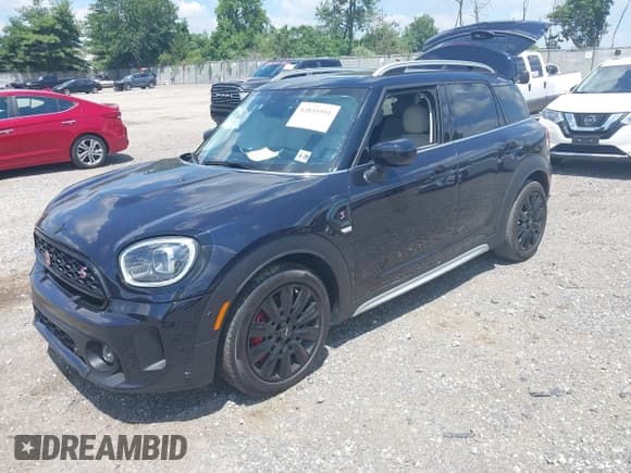 ✅ 2024 MINI Countryman Cooper S • VIN: WMZ83BR00R3R54901 • Lot: 42835591. Listed on IAAI with 21,495 mi. Free auction sales archive from the USA and detailed vehicle history report at DreamBid. Image 18.