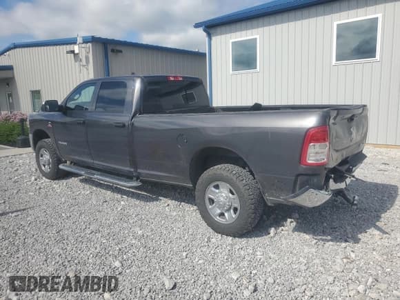 ✅ 2022 Ram 3500 Tradesman • VIN: 3C63R3GL7NG396989 • Lot: 55659625. Wystawiony na Copart z przebiegiem 51 431 mil. Bezpłatny archiwum sprzedaży aukcyjnych z USA i szczegółowy raport historii pojazdu na DreamBid. Zdjęcie 2.