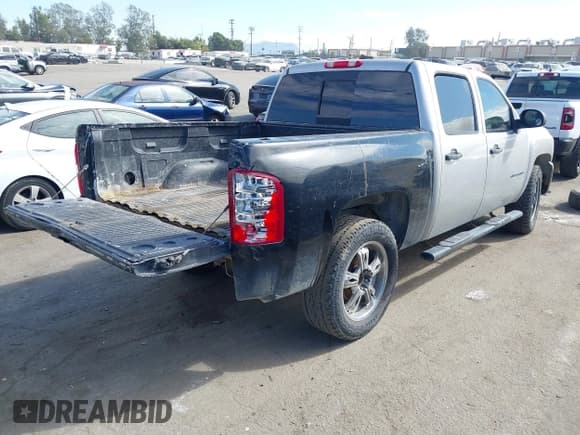 ✅ 2007 Chevrolet Silverado 1500 1LT • VIN: 2GCEC13C771560962 • Lot: 43507495. Listed on IAAI with 191,309 mi. Free auction sales archive from the USA and detailed vehicle history report at DreamBid. Image 4.
