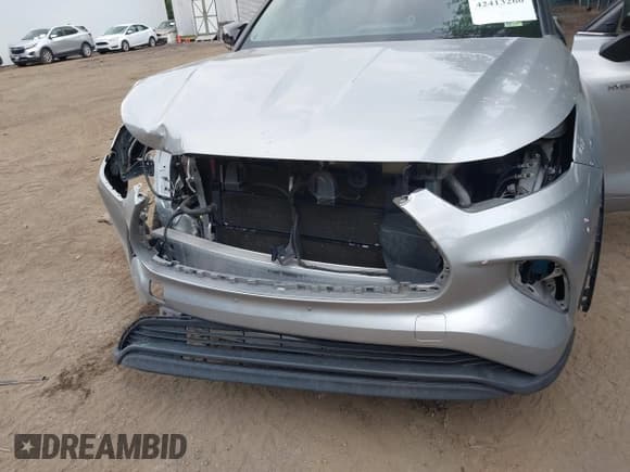 ✅ 2020 Toyota Highlander Hybrid LE • VIN: 5TDBBRCH9LS505383 • Лот: 42413260. Опубликован ранее на IAAI с пробегом 137 526 миль. Бесплатный доступ к архиву аукционных продаж из США и подробный отчёт об истории автомобиля на DreamBid. Изображение 6.