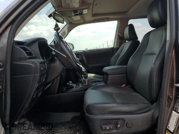 ✅ 2016 Toyota 4Runner Limited • VIN: JTEBU5JR8G5324880 • Lot: 53705895. Listed on Copart with 173,240 mi. Free auction sales archive from the USA and detailed vehicle history report at DreamBid. Image 7.