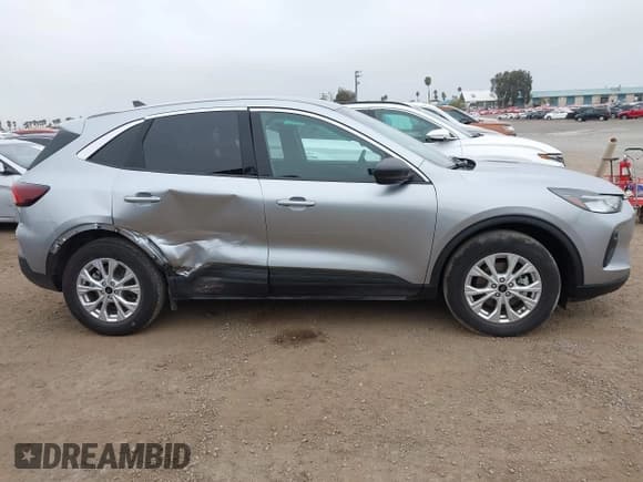 ✅ 2024 Ford Escape Active • VIN: 1FMCU0GN5RUA40708 • Lot: 43323174. Listed on IAAI with 20,903 mi. Free auction sales archive from the USA and detailed vehicle history report at DreamBid. Image 14.