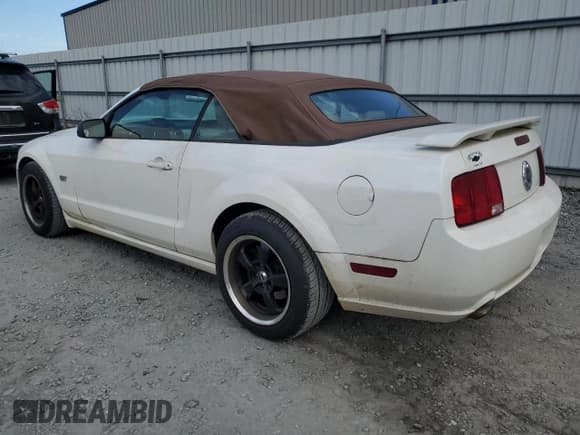 ✅ 2005 Ford Mustang GT Deluxe • VIN: 1ZVFT85H155194866 • Lot: 87469225. Listed on Copart with 179,049 mi. Free auction sales archive from the USA and detailed vehicle history report at DreamBid. Image 2.