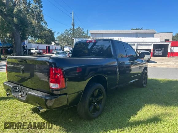 ✅ 2018 Ram 1500 Tradesman • VIN: 1C6RR6FT8JS304918 • Лот: 90131185. Опубликован ранее на Copart с пробегом 131 371 миль. Бесплатный доступ к архиву аукционных продаж из США и подробный отчёт об истории автомобиля на DreamBid. Изображение 4.