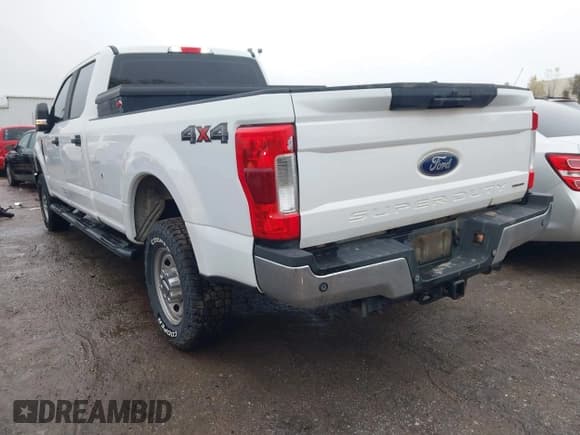 ✅ 2019 Ford F-250 Lariat • VIN: 1FT7W2B66KEC99865 • Lot: 43736127. Wystawiony na IAAI z przebiegiem 200 420 mil. Bezpłatny archiwum sprzedaży aukcyjnych z USA i szczegółowy raport historii pojazdu na DreamBid. Zdjęcie 3.