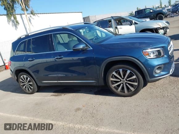 ✅ 2022 Mercedes-Benz GLB 250 • VIN: W1N4M4GB3NW187090 • Lot: 43105116. Listed on IAAI with 23,556 mi. Free auction sales archive from the USA and detailed vehicle history report at DreamBid. Image 12.