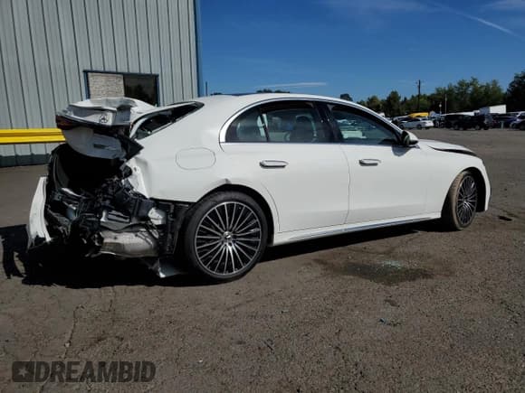 ✅ 2024 Mercedes-Benz E 350 • VIN: W1KLF4HB2RA062554 • Lot: 69416495. Listed on Copart with 8,690 mi. Free auction sales archive from the USA and detailed vehicle history report at DreamBid. Image 3.