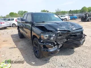 ✅ 2021 Ram 1500 Big Horn • VIN: 1C6SRFBT2MN808715 • Лот: 42006914. Опубликован ранее на IAAI с пробегом 45 521 миль. Бесплатный доступ к архиву аукционных продаж из США и подробный отчёт об истории автомобиля на DreamBid. Изображение 1.