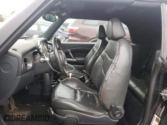 ✅ 2005 MINI Convertible • VIN: WMWRF334X5TG10208 • Lot: 78695884. Wystawiony na Copart z przebiegiem 155 703 mil. Bezpłatny archiwum sprzedaży aukcyjnych z USA i szczegółowy raport historii pojazdu na DreamBid. Zdjęcie 7.