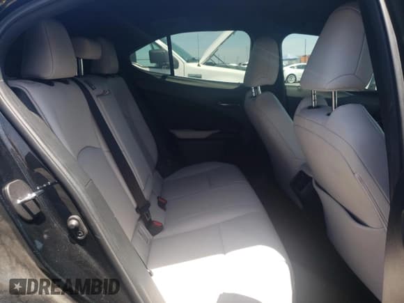 ✅ 2021 Lexus UX 200 • VIN: JTHX3JBH1M2043284 • Lot: 58243795. Listed on Copart with 63,284 mi. Free auction sales archive from the USA and detailed vehicle history report at DreamBid. Image 10.