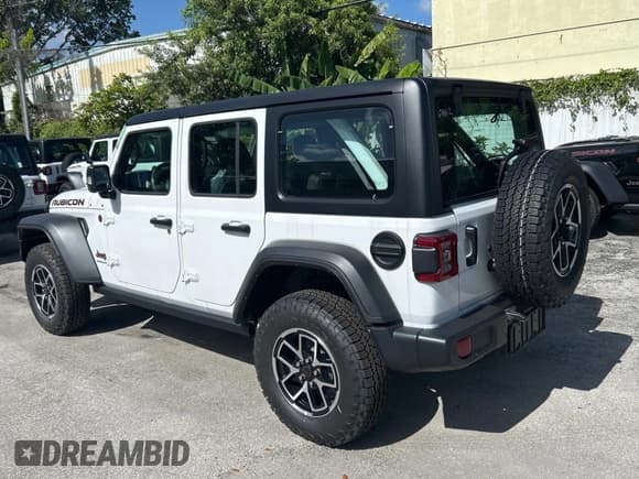 ✅ 2025 Jeep Wrangler Rubicon • VIN: 1C4PJXFN0SW566862 • Lot: 67324335. Listed on Copart with 6 mi. Free auction sales archive from the USA and detailed vehicle history report at DreamBid. Image 3.
