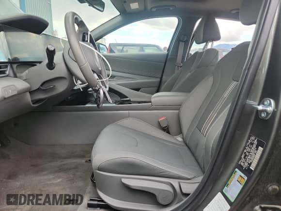 2025 Hyundai Elantra SEL Convenience z VIN KMHLS4DG3SU972172, wystawiony jako Copart lot #86272225 z przebiegiem 8 642 mil mil oraz Nie do naprawy • Non repairable. Historia ofert i sprzedaży dostępna na DreamBid. Obrazek 7.