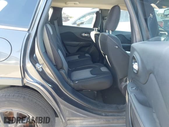 ✅ 2014 Jeep Cherokee Latitude • VIN: 1C4PJLCS1EW155350 • Lot: 43917905. Wystawiony na IAAI z przebiegiem 170 109 mil. Bezpłatny archiwum sprzedaży aukcyjnych z USA i szczegółowy raport historii pojazdu na DreamBid. Zdjęcie 8.