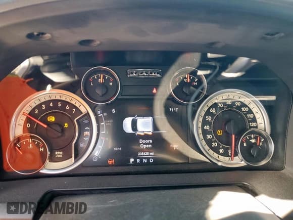 ✅ 2017 Ram 1500 Lone Star • VIN: 1C6RR6LT5HS506016 • Lot: 92411785. Wystawiony na Copart z przebiegiem 235 428 mil. Bezpłatny archiwum sprzedaży aukcyjnych z USA i szczegółowy raport historii pojazdu na DreamBid. Zdjęcie 9.