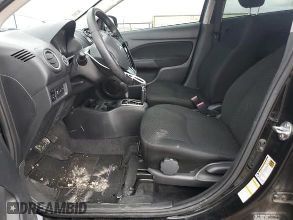 ✅ 2023 Mitsubishi Mirage SE • VIN: ML32FVFJ3PHF06556 • Lot: 85017264. Wystawiony na Copart z przebiegiem 34 585 mil. Bezpłatny archiwum sprzedaży aukcyjnych z USA i szczegółowy raport historii pojazdu na DreamBid. Zdjęcie 7.