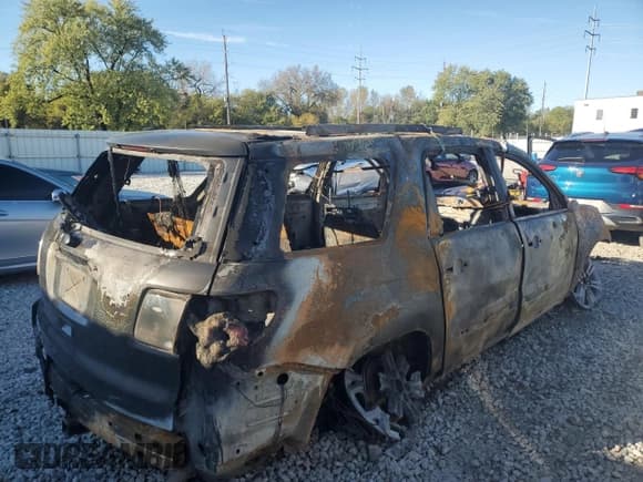 ✅ 2015 GMC Acadia SLT • VIN: 1GKKRRKD4FJ378381 • Lot: 85689505. Wystawiony na Copart z przebiegiem Nie podano. Bezpłatny archiwum sprzedaży aukcyjnych z USA i szczegółowy raport historii pojazdu na DreamBid. Zdjęcie 3.