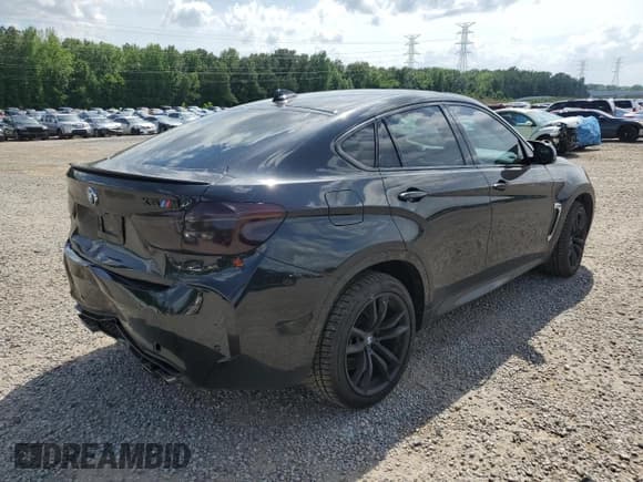 ✅ 2016 BMW X6 M • VIN: 5YMKW8C50G0R43052 • Lot: 55388075. Wystawiony na Copart z przebiegiem 93 301 mil. Bezpłatny archiwum sprzedaży aukcyjnych z USA i szczegółowy raport historii pojazdu na DreamBid. Zdjęcie 3.