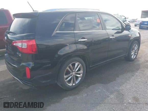 ✅ 2014 Kia Sorento SX • VIN: 5XYKW4A77EG443256 • Lot: 43188298. Listed on IAAI with 200,248 mi. Free auction sales archive from the USA and detailed vehicle history report at DreamBid. Image 4.
