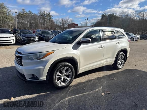 ✅ 2015 Toyota Highlander XLE • VIN: 5TDJKRFHXFS168878 • Лот: 43732761. Опубликован ранее на IAAI с пробегом 241 991 миль. Бесплатный доступ к архиву аукционных продаж из США и подробный отчёт об истории автомобиля на DreamBid. Изображение 2.