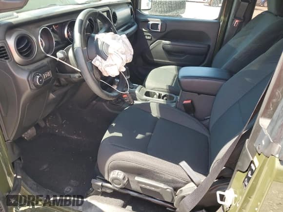 ✅ 2022 Jeep Wrangler Sport S • VIN: 1C4GJXAN7NW216074 • Lot: 64981795. Wystawiony na Copart z przebiegiem 29 394 mil. Bezpłatny archiwum sprzedaży aukcyjnych z USA i szczegółowy raport historii pojazdu na DreamBid. Zdjęcie 7.