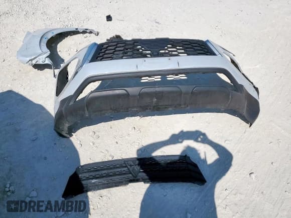 ✅ 2023 Mitsubishi Eclipse Cross LE • VIN: JA4ATVAA5PZ002388 • Lot: 80082775. Wystawiony na Copart z przebiegiem 33 277 mil. Bezpłatny archiwum sprzedaży aukcyjnych z USA i szczegółowy raport historii pojazdu na DreamBid. Zdjęcie 13.