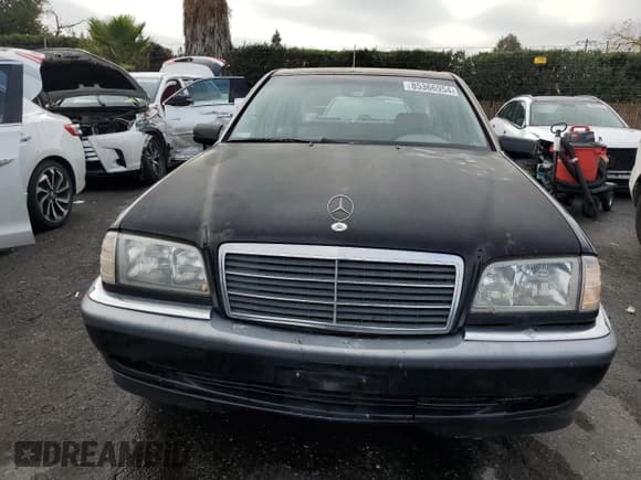 ✅ 2000 Mercedes-Benz C 230 Kompressor • VIN: WDBHA24G6YA833700 • Lot: 85366954. Wystawiony na Copart z przebiegiem 344 518 mil. Bezpłatny archiwum sprzedaży aukcyjnych z USA i szczegółowy raport historii pojazdu na DreamBid. Zdjęcie 5.