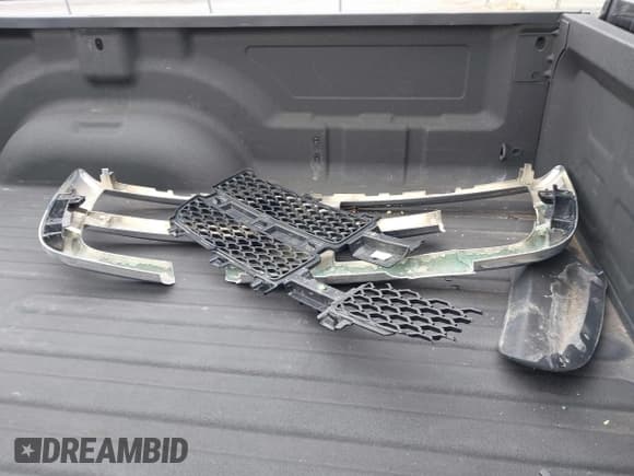 ✅ 2018 Ram 2500 Tradesman • VIN: 3C6UR5HJ9JG189592 • Lot: 41919085. Listed on IAAI with 57,154 mi. Free auction sales archive from the USA and detailed vehicle history report at DreamBid. Image 12.