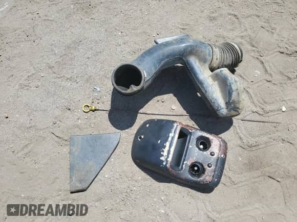 ✅ 2006 Chevrolet Silverado 1500 LS • VIN: 2GCEK13V561258587 • Lot: 68458974. Wystawiony na Copart z przebiegiem 237 218 mil mil. Skorzystaj z bezpłatnego archiwum sprzedaży aukcyjnych z USA i zobacz szczegółowy raport historii pojazdu na DreamBid. Zdjęcie 12.