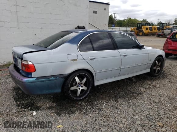 ✅ 2001 BMW 5 Series 530i • VIN: WBADT63411CF04826 • Lot: 71732694. Listed on Copart with 156,297 mi. Free auction sales archive from the USA and detailed vehicle history report at DreamBid. Image 3.
